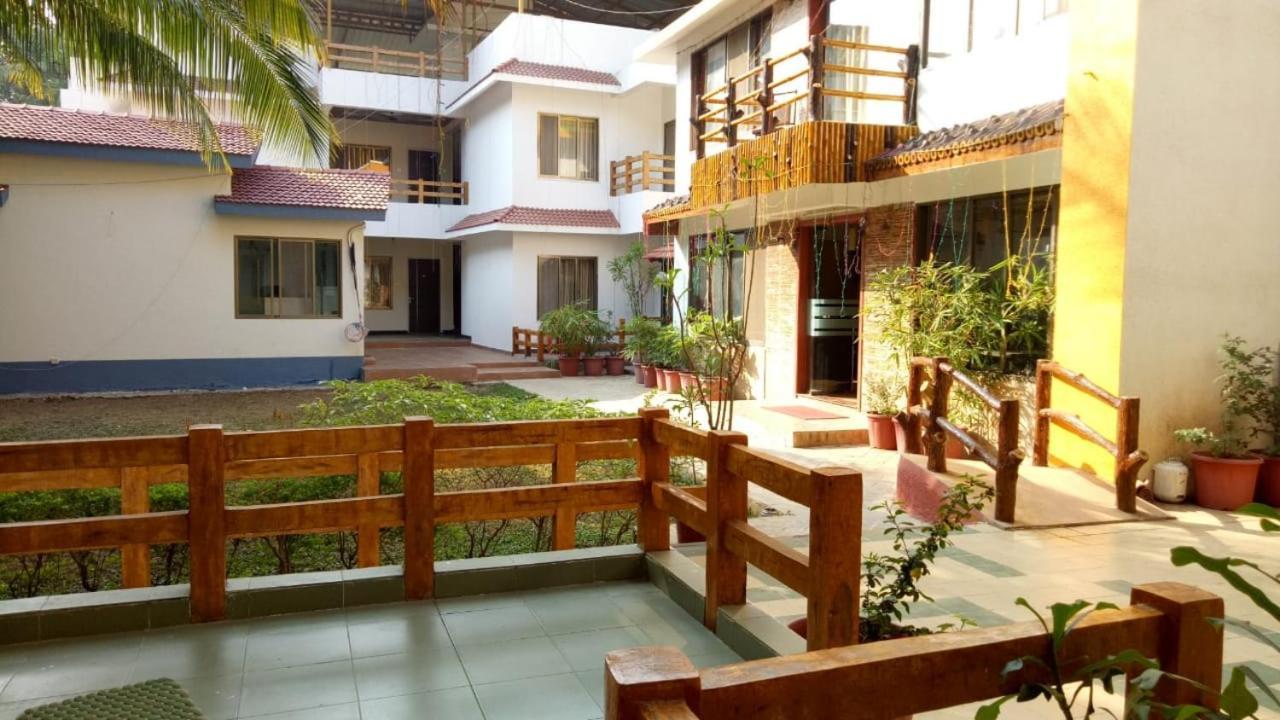 Ruturaj Inn Alībāg Exterior foto